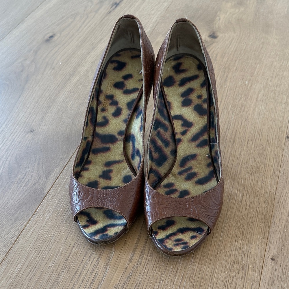 Roberto Cavalli Brown Embossed Peep-Toe Heels - Picture 3 of 3